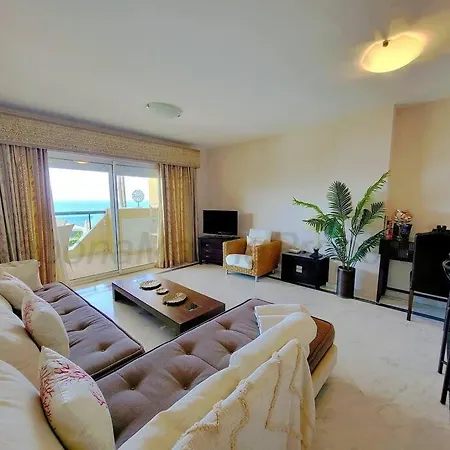 Apartment Emp 32, Southwest Facing Stylish *